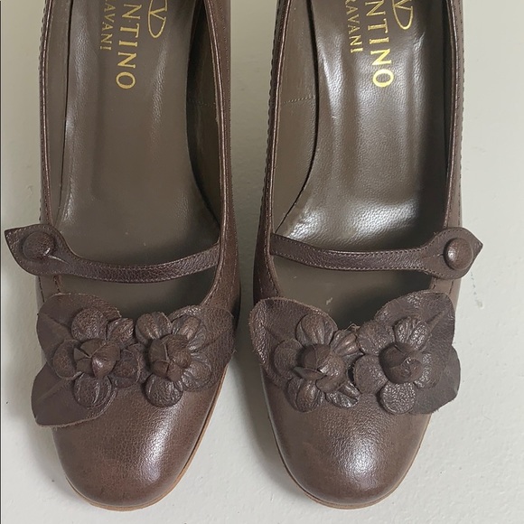 Valentino Garavani Mary Jane Pumps - Picture 2 of 5